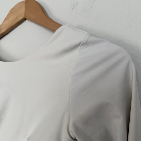 Aritzia Manola Cora Crop Top Ivory Size XS Activewear‎ Fitness Workout Gym - Picture 3 of 7